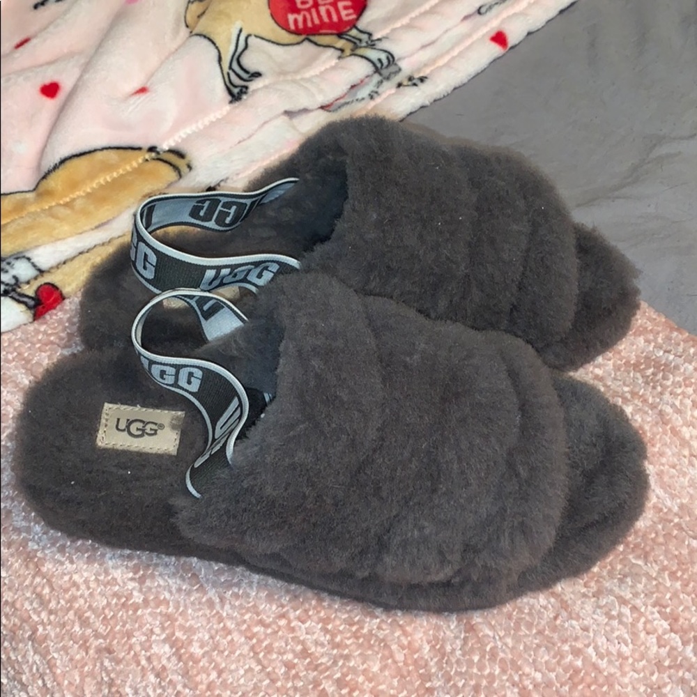 Ugg Slippers - Picture 1 of 3